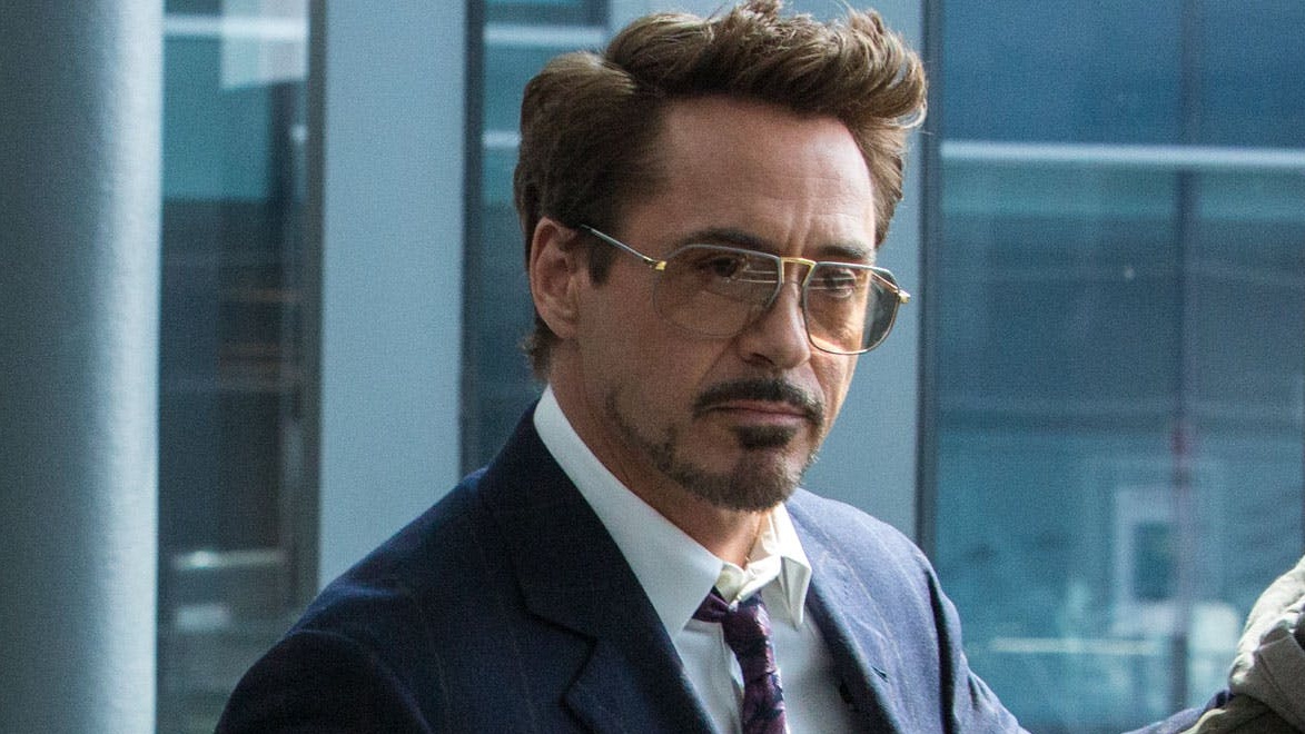 Vingadores: Ultimato | Roteiristas falam sobre o Tony Stark ter construído uma manopla!