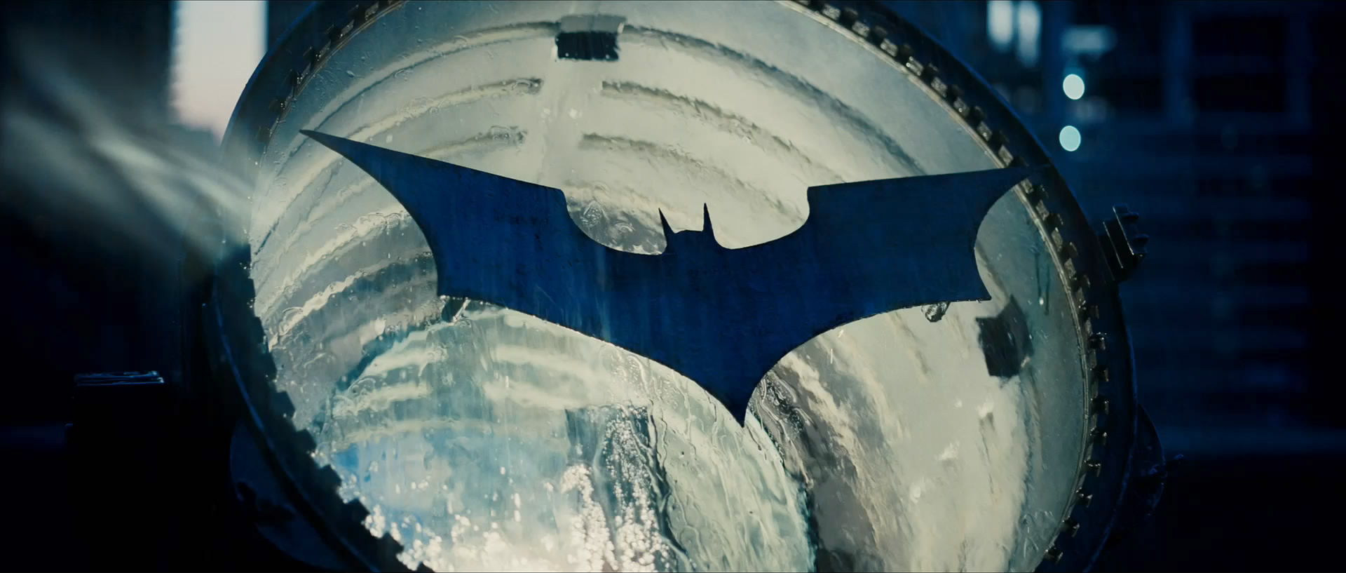 DC Comics | Veja cidades do mundo que vai mostrar o Bat-sinal no céu